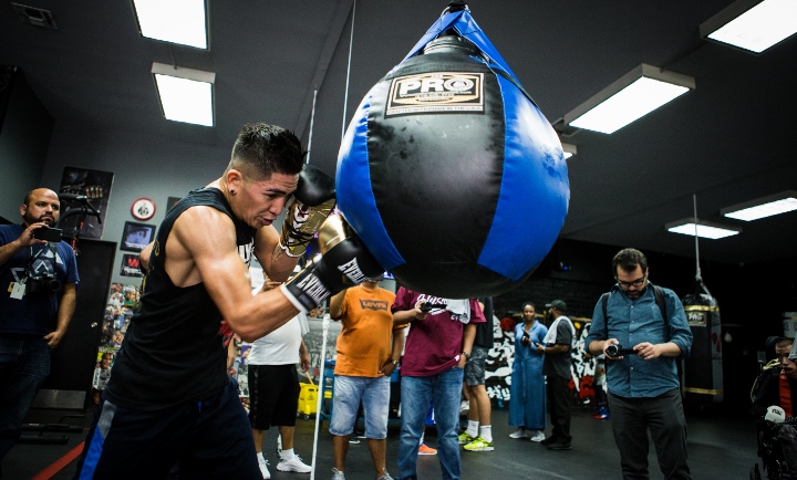 Photos Leo Santa Cruz Putting in Work For Chris Avalos Fight